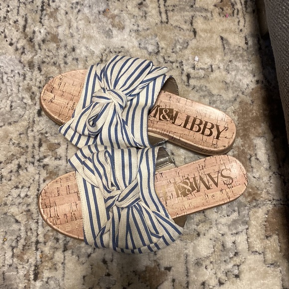 Striped bow slides - Picture 2 of 2